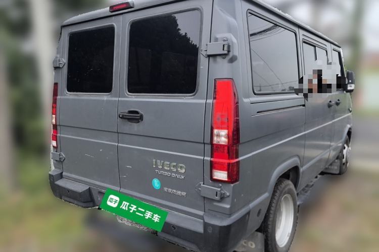 Used Iveco Daily 2023 2.5T A35M1 Short Wheelbase Low-Roof Double-Door Side-Swing Van with 5–9 Seats Rear Right 45 Deg