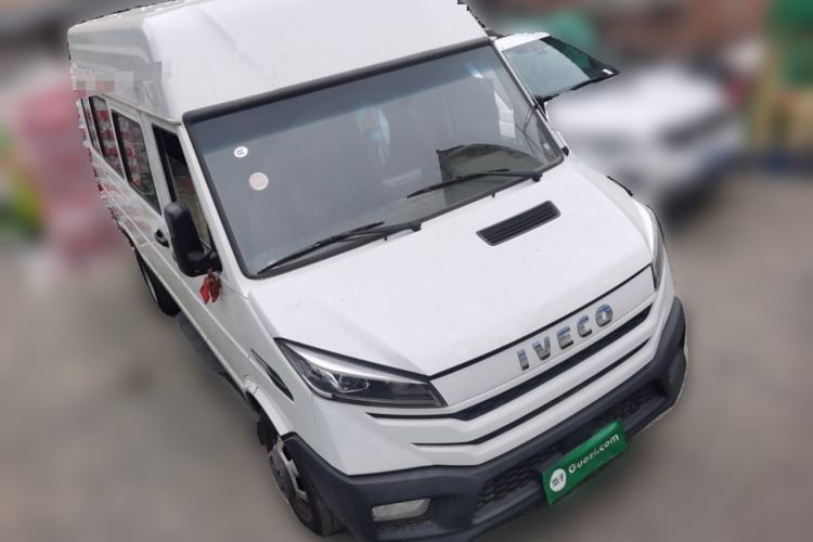 Used Iveco Daily 2023 2.5T A37M1 Long Wheelbase Mid-Roof Dual-Tire Side-Sliding Doors 5-9 Seats Front Right 45 Deg