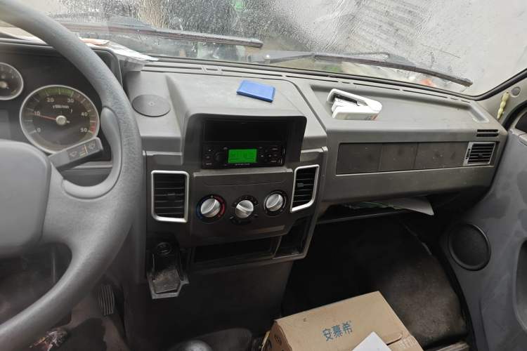 Used Iveco Daily 2009 2.5T-A35 7-Seater Audio And AC Panel