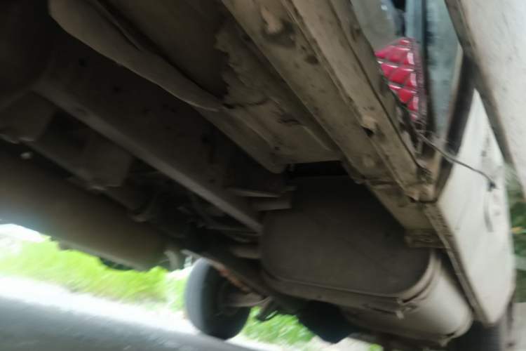Used Iveco Daily 2009 2.5T-A35 7-Seater Chassis Front Left