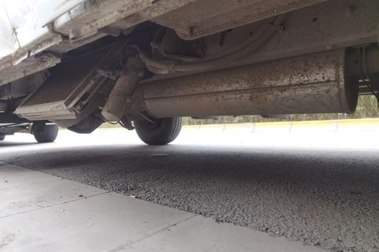 Used Iveco Daily 2009 2.5T-A35 7-Seater Chassis Front Right