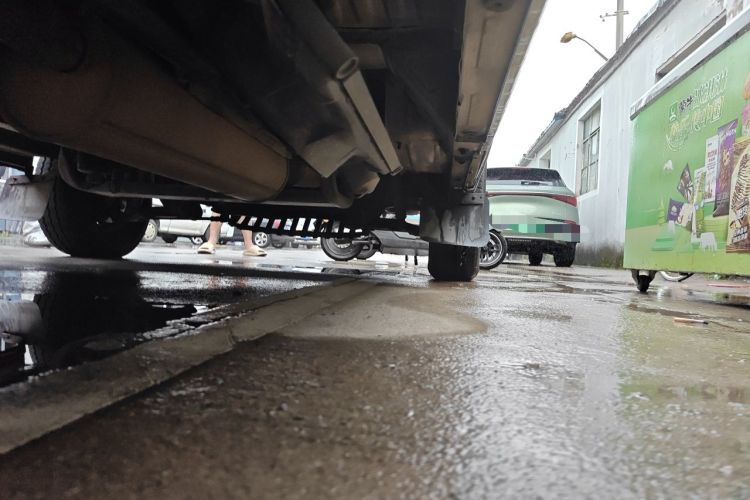 Used Iveco Daily 2009 2.5T-A35 7-Seater Chassis Rear Right
