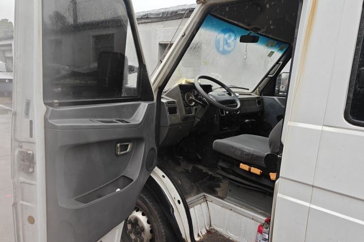 Used Iveco Daily 2009 2.5T-A35 7-Seater Driver Seat