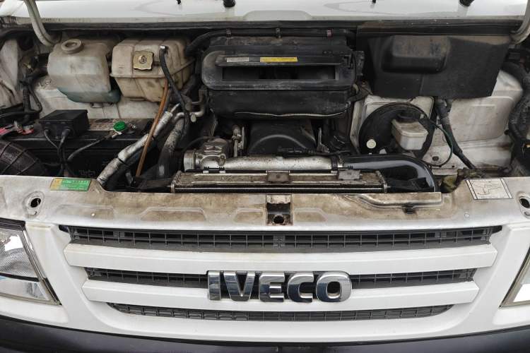 Used Iveco Daily 2009 2.5T-A35 7-Seater Engine Bay