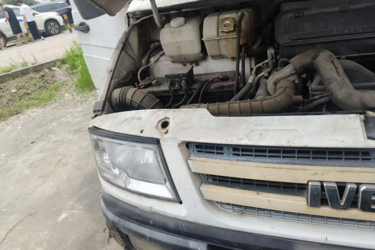 Used Iveco Daily 2009 2.5T-A35 7-Seater Engine Bay Right