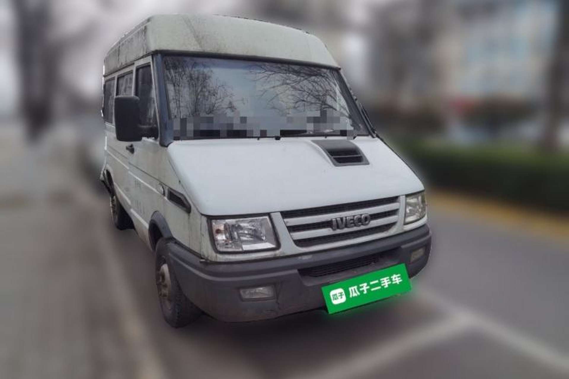 Used Iveco Daily 2009 2.5T-A35 7-Seater Front Right 45 Deg