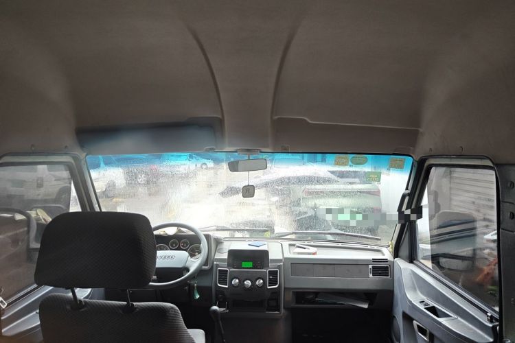 Used Iveco Daily 2009 2.5T-A35 7-Seater Headliner