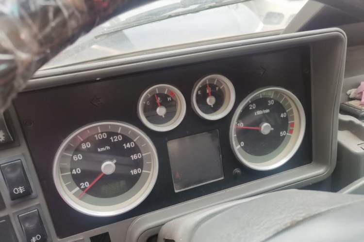 Used Iveco Daily 2009 2.5T-A35 7-Seater Instrument Cluster