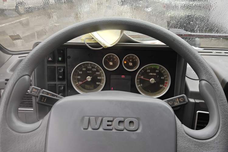 Used Iveco Daily 2009 2.5T-A35 7-Seater Instrument Cluster