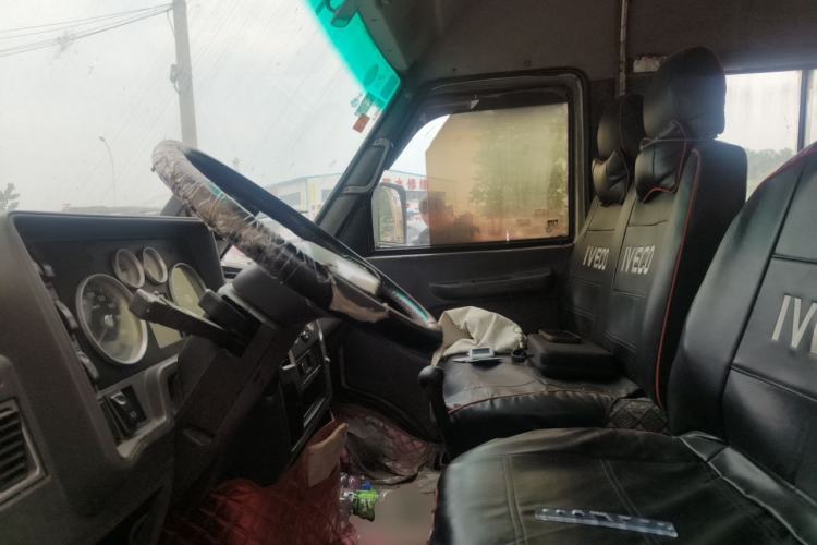 Used Iveco Daily 2009 2.5T-A35 7-Seater Left Front Seat