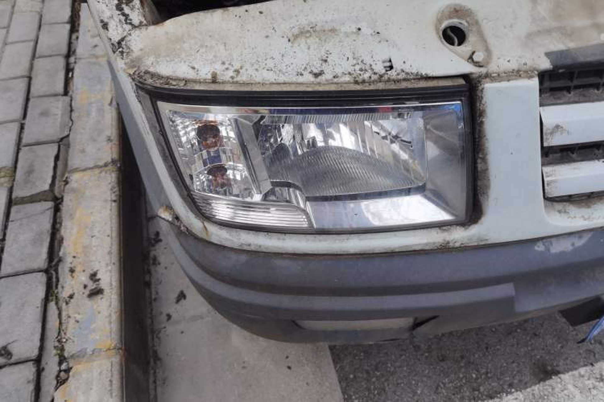Used Iveco Daily 2009 2.5T-A35 7-Seater Right Front Headlight
