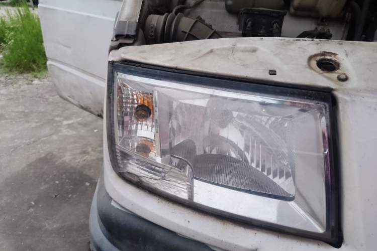 Used Iveco Daily 2009 2.5T-A35 7-Seater Right Front Headlight