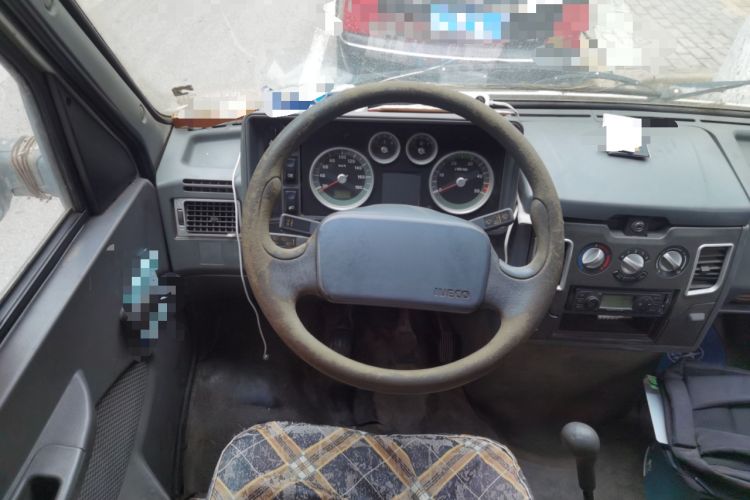 Used Iveco Daily 2009 2.5T-A35 7-Seater Steering Wheel
