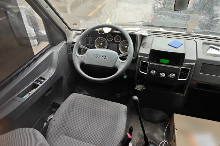 Used Iveco Daily 2009 2.5T-A35 7-Seater Steering Wheel