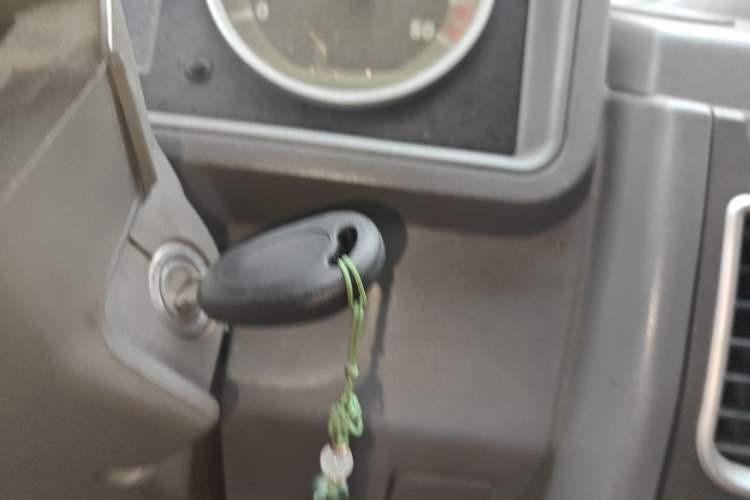 Used Iveco Daily 2009 2.5T-A35 7-Seater Vehicle Key