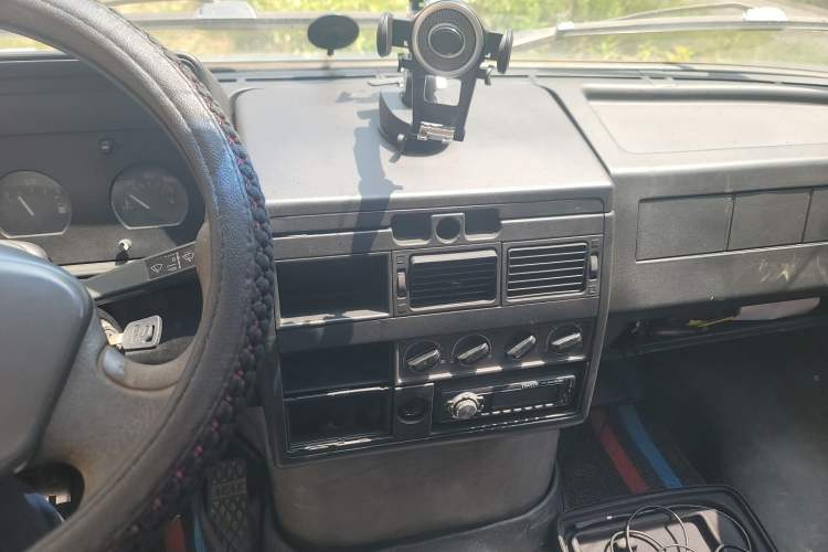 Used Iveco Daily 2009 2.5T-A35 7-Seater Audio And AC Panel
