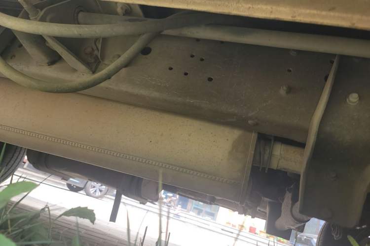Used Iveco Daily 2009 2.5T-A35 7-Seater Chassis Front Right
