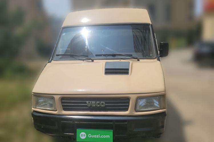 Used Iveco Daily 2009 2.5T-A35 7-Seater Front