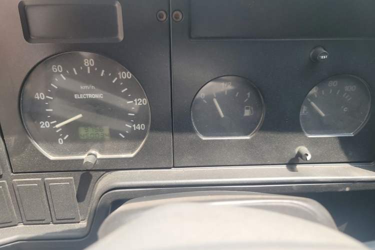 Used Iveco Daily 2009 2.5T-A35 7-Seater Instrument Cluster