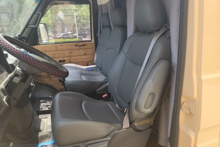 Used Iveco Daily 2009 2.5T-A35 7-Seater Left Front Seat