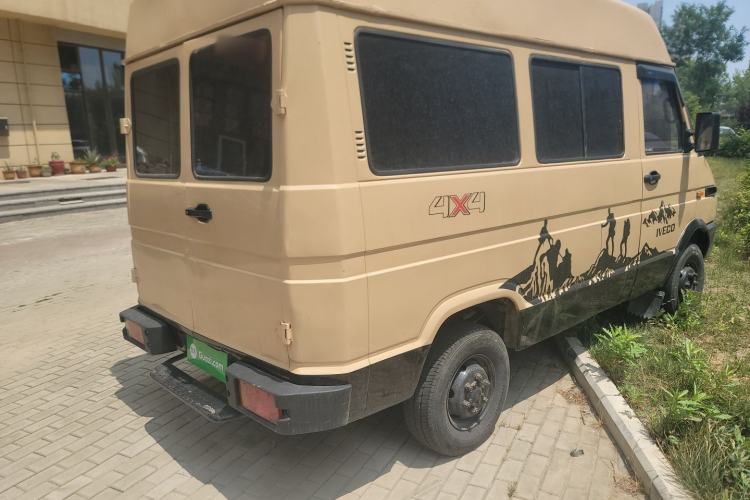 Used Iveco Daily 2009 2.5T-A35 7-Seater Rear Right 45 Deg