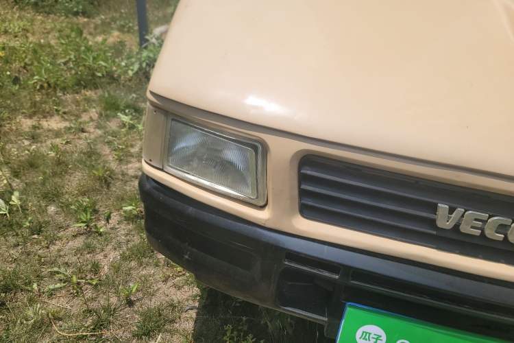 Used Iveco Daily 2009 2.5T-A35 7-Seater Right Front Headlight