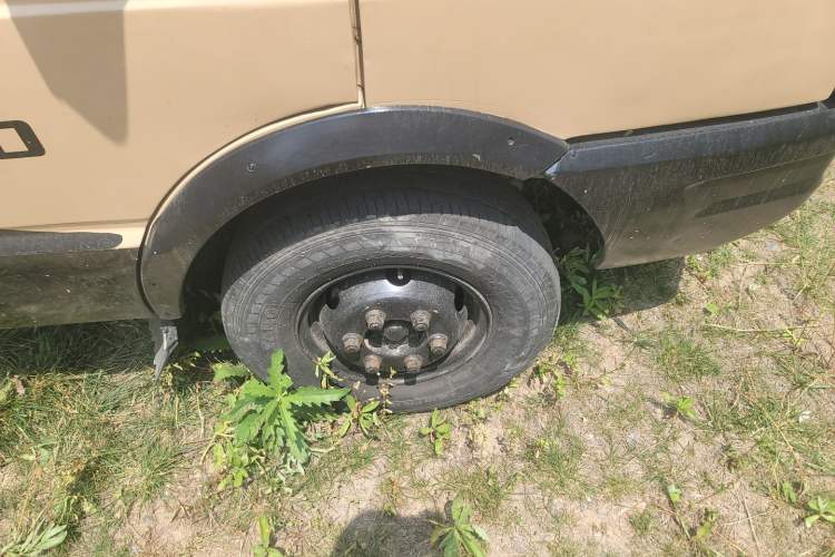 Used Iveco Daily 2009 2.5T-A35 7-Seater Right Front Wheel Hub