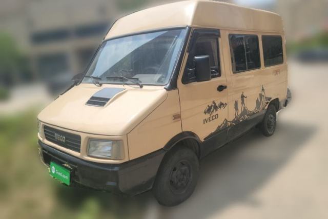 Used Iveco Daily 2009 2.5T-A35 7-Seater