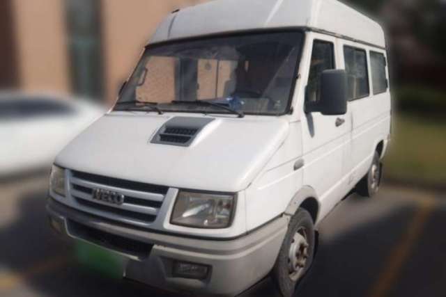 Used Iveco Daily 2012 2.5T-A35 Logistics Version 1 Mid-Roof