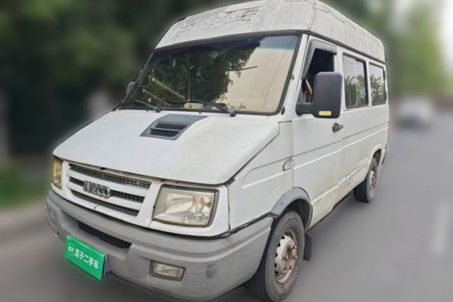 Used Iveco Daily 2012 2.5T-A35 Logistics Version 1 Mid-Roof
