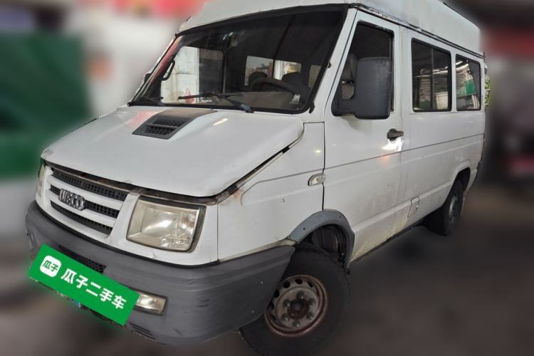 Used Iveco Daily 2012 2.5T-A35 Logistics Version 1 Mid-Roof Guazi used car, China used car export, Used car for sale, Used cars, Cheapest cars for sale