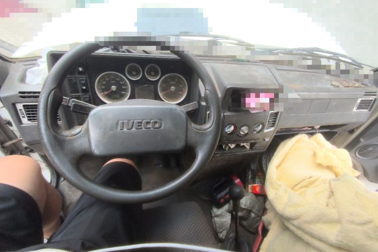 Used Iveco Daily 2012 2.5T-A35 Logistics Version 1 Low Roof Center Console