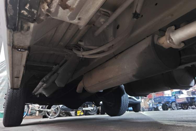 Used Iveco Daily 2012 2.5T-A35 Logistics Version 1 Mid-Roof Chassis Front Right