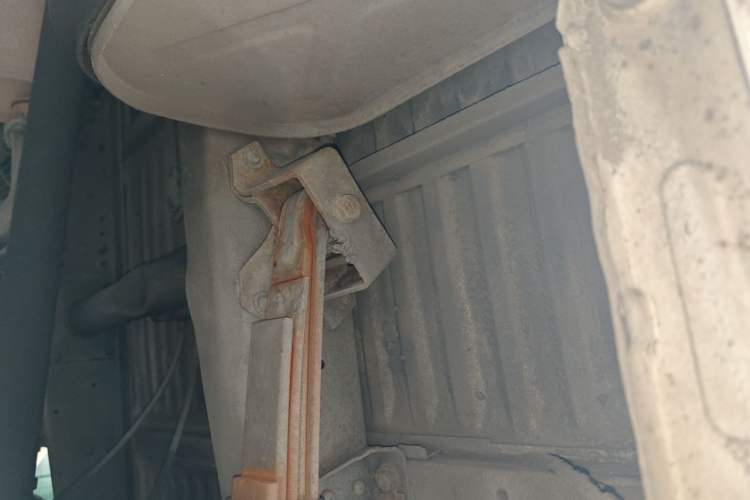 Used Iveco Daily 2012 2.5T-A35 Logistics Version 1 Mid-Roof Chassis Rear Left