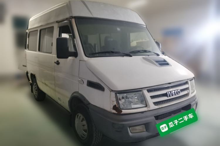 Used Iveco Daily 2012 2.5T-A35 Logistics Version 1 Mid-Roof Front Right 45 Deg