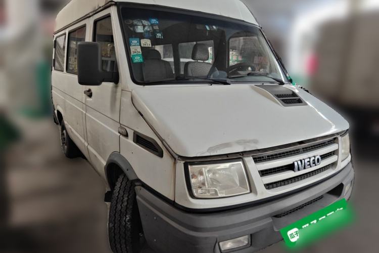 Used Iveco Daily 2012 2.5T-A35 Logistics Version 1 Mid-Roof Front Right 45 Deg