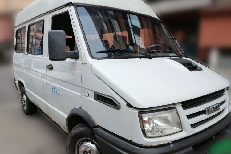 Used Iveco Daily 2012 2.5T-A35 Logistics Version 1 Low Roof Front Right 45 Deg