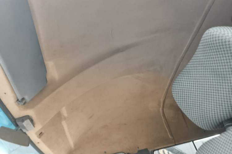 Used Iveco Daily 2012 2.5T-A35 Logistics Version 1 Low Roof Headliner
