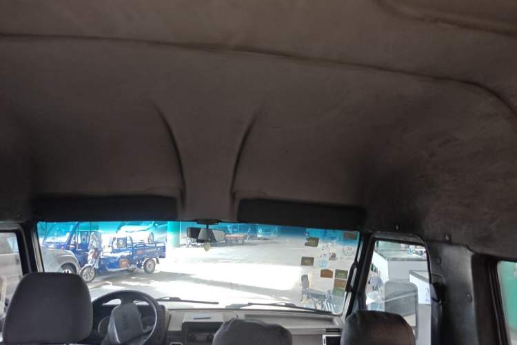 Used Iveco Daily 2012 2.5T-A35 Logistics Version 1 Mid-Roof Headliner