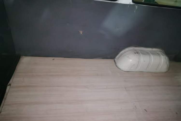 Used Iveco Daily 2012 2.5T-A35 Logistics Version 1 Mid-Roof Left Rear Seat