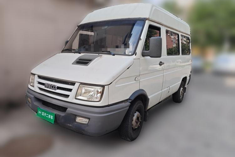 Used Iveco Daily 2012 2.5T-A35 Logistics Version 1 Mid-Roof Guazi used car, China used car export, Used car for sale, Used cars, Cheapest cars for sale