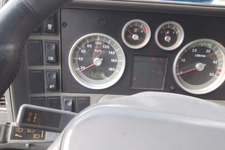 Used Iveco Daily 2012 2.5T-A35 Logistics Version 1 Mid-Roof Odometer Close Up