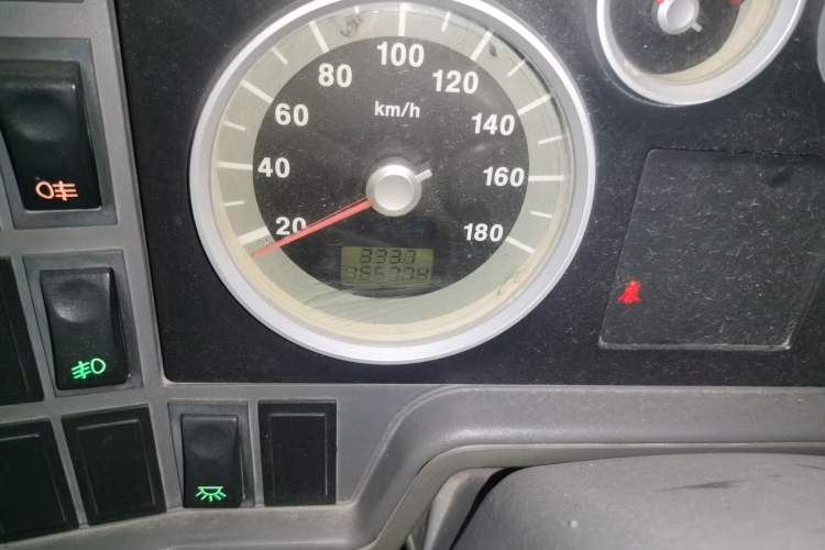 Used Iveco Daily 2012 2.5T-A35 Logistics Version 1 Mid-Roof Odometer Close Up