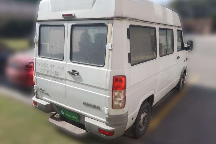 Used Iveco Daily 2012 2.5T-A35 Logistics Version 1 Mid-Roof Rear Right 45 Deg