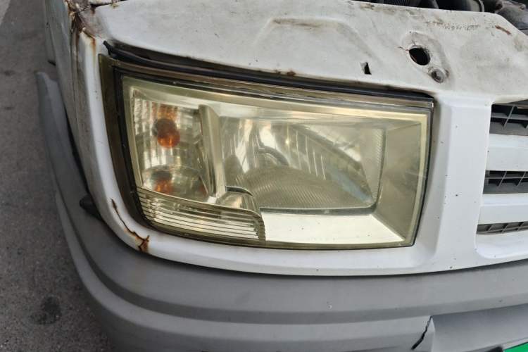 Used Iveco Daily 2012 2.5T-A35 Logistics Version 1 Mid-Roof Right Front Headlight