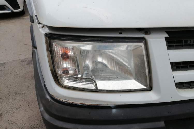 Used Iveco Daily 2012 2.5T-A35 Logistics Version 1 Low Roof Right Front Headlight