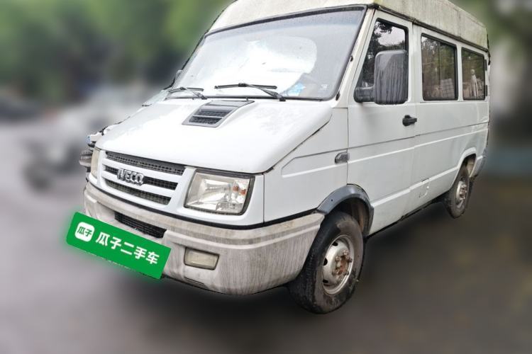 Used Iveco Daily 2012 2.5T-A35 Logistics Version 1 Low Roof Guazi used car, China used car export, Used car for sale, Used cars, Cheapest cars for sale
