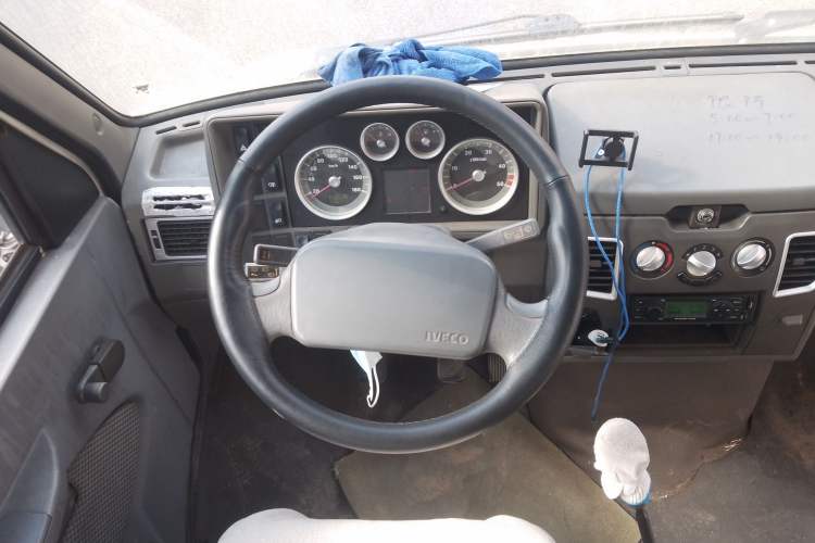 Used Iveco Daily 2012 2.5T-A35 Logistics Version 1 Mid-Roof Steering Wheel