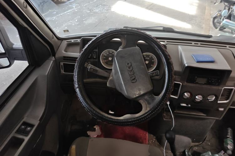Used Iveco Daily 2012 2.5T-A35 Logistics Version 1 Mid-Roof Steering Wheel