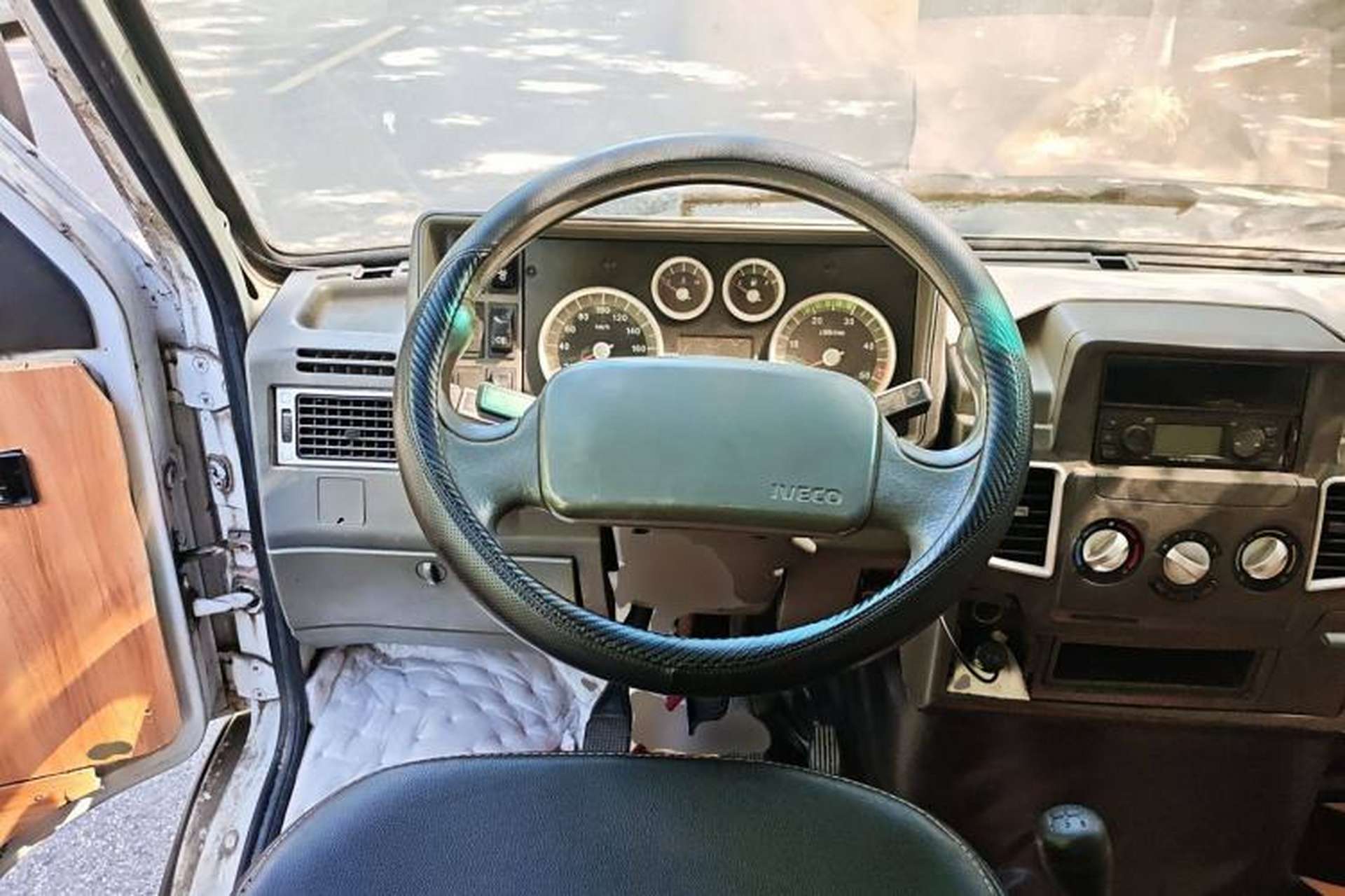 Used Iveco Daily 2012 2.5T-A35 Logistics Version 1 Mid-Roof Steering Wheel